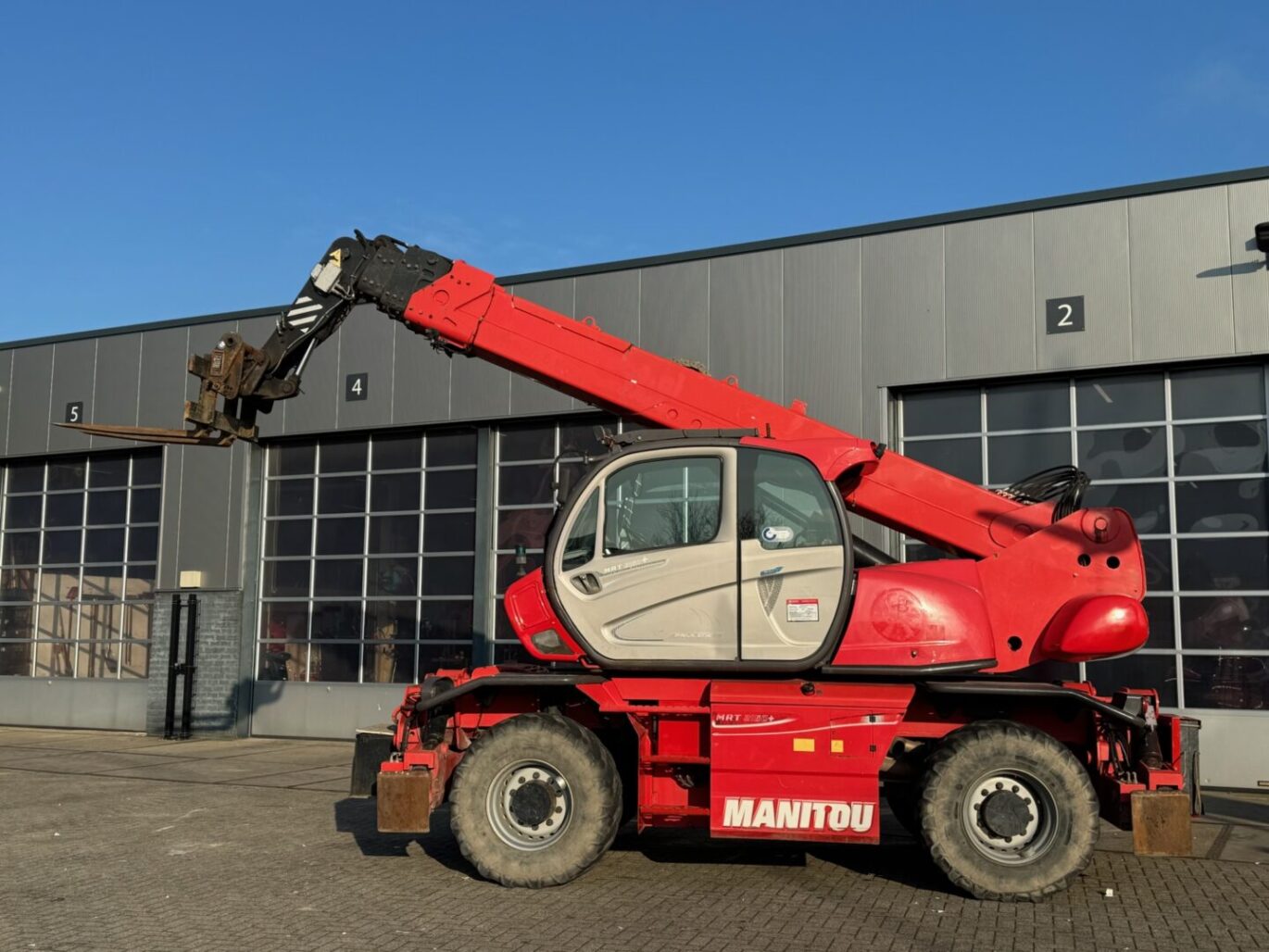 1FF86DD9 C33E 47B4 B515 5DD5BA9E6065